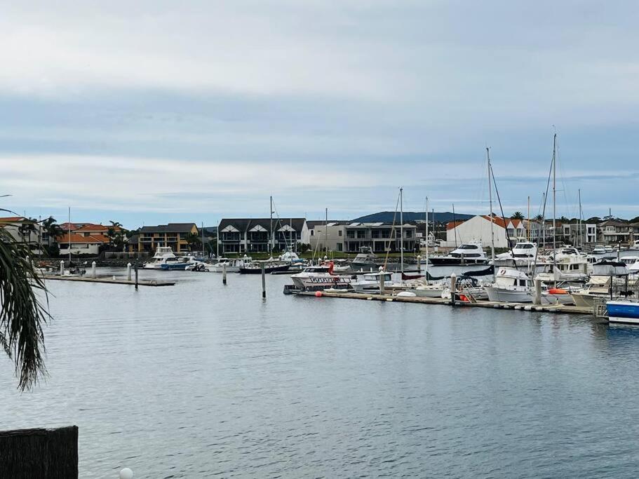 Waterfront Townhouse - Picturesque Marina Views Lägenhet Port Lincoln Exteriör bild